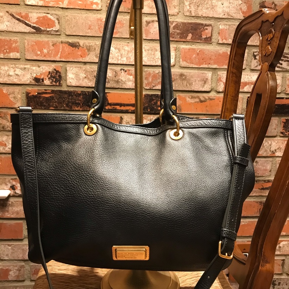 Marc Jacobs Shoulder/Crossbody handbag.